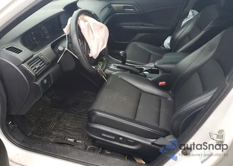 2017 Honda Accord Sport z USA, uszkodzony, nr VIN 1HGCR2F50HA285405